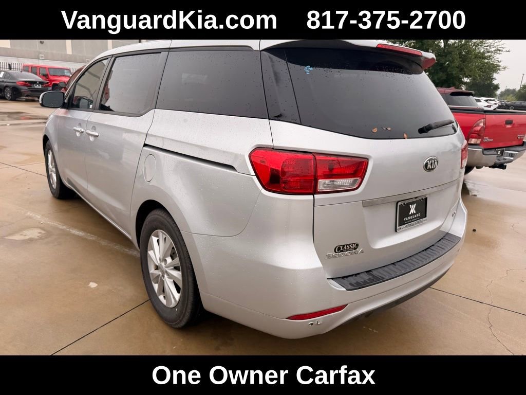 Used 2018 Kia Sedona LX FWD image 2