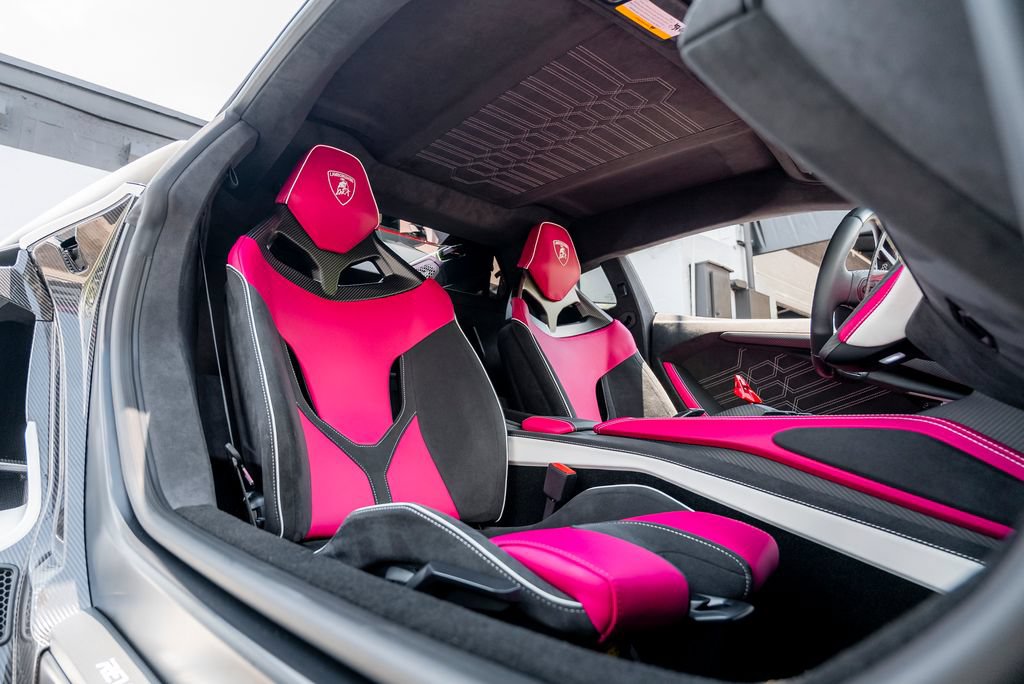 Used 2025 Lamborghini Revuelto AWD/4WD image 3