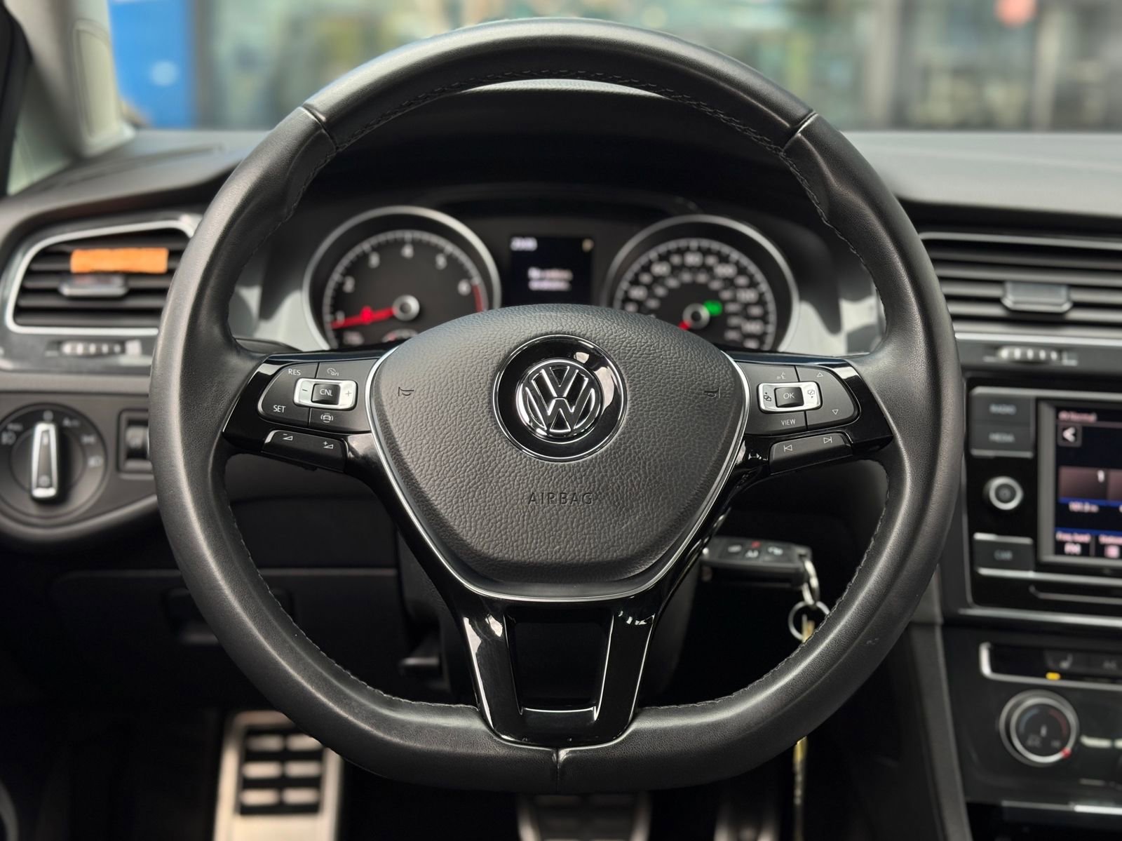 Used 2019 Volkswagen Golf Alltrack S image 16