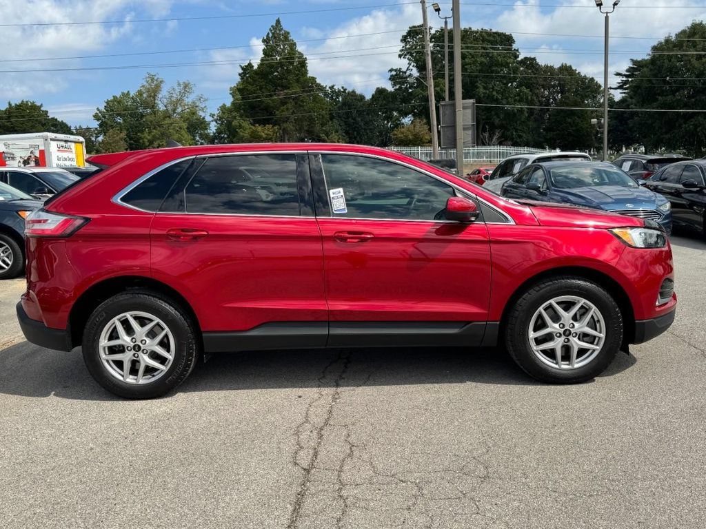 Used 2024 Ford Edge SEL w/ Convenience Package AWD/4WD image 2