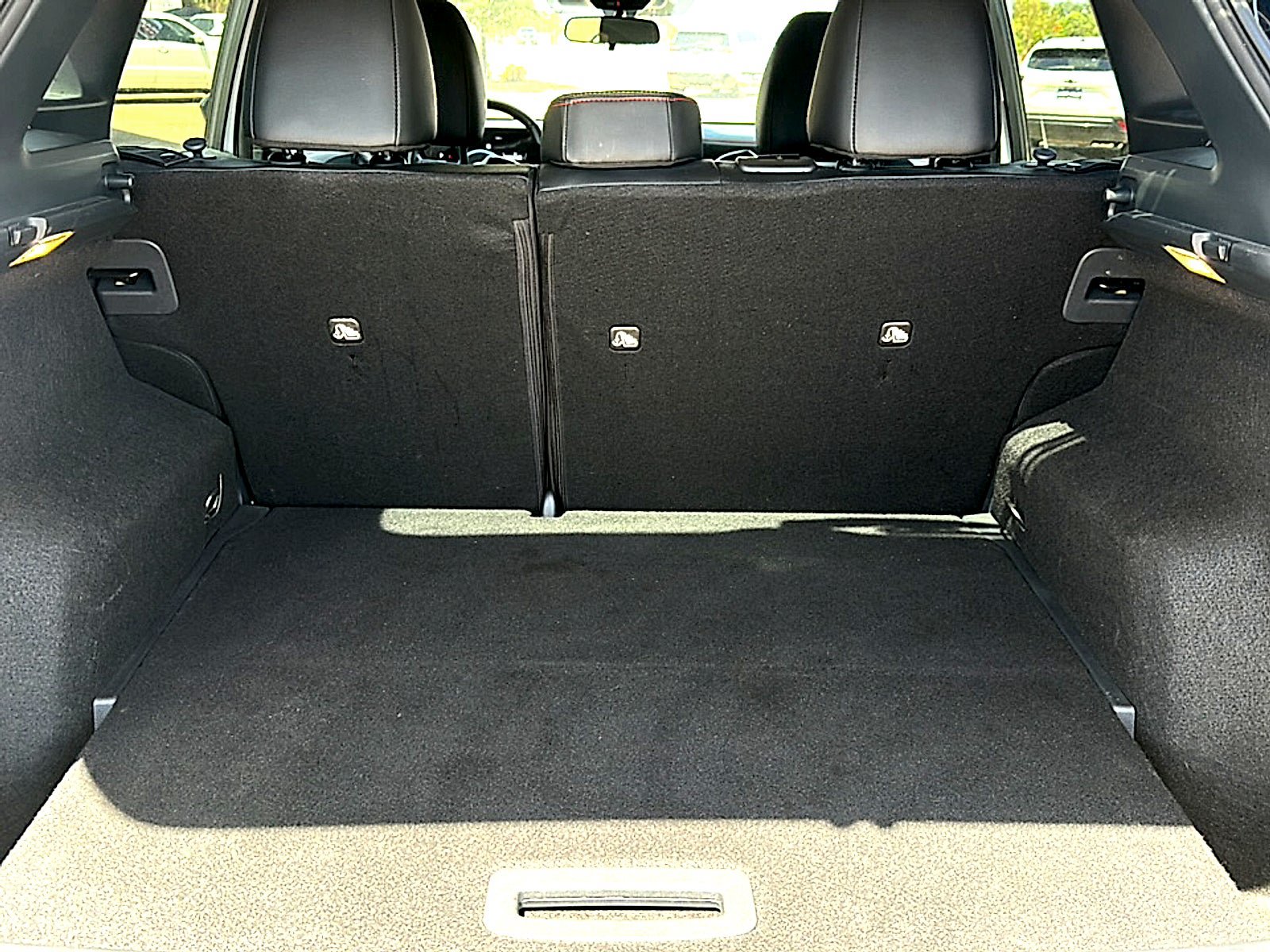 Certified 2025 Nissan Kicks SR FWD image 21