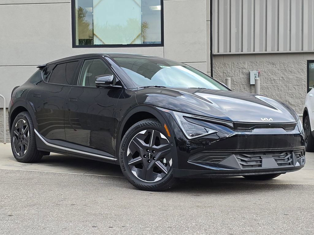 New 2025 Kia EV6 Light w/ Light LR Technology Package