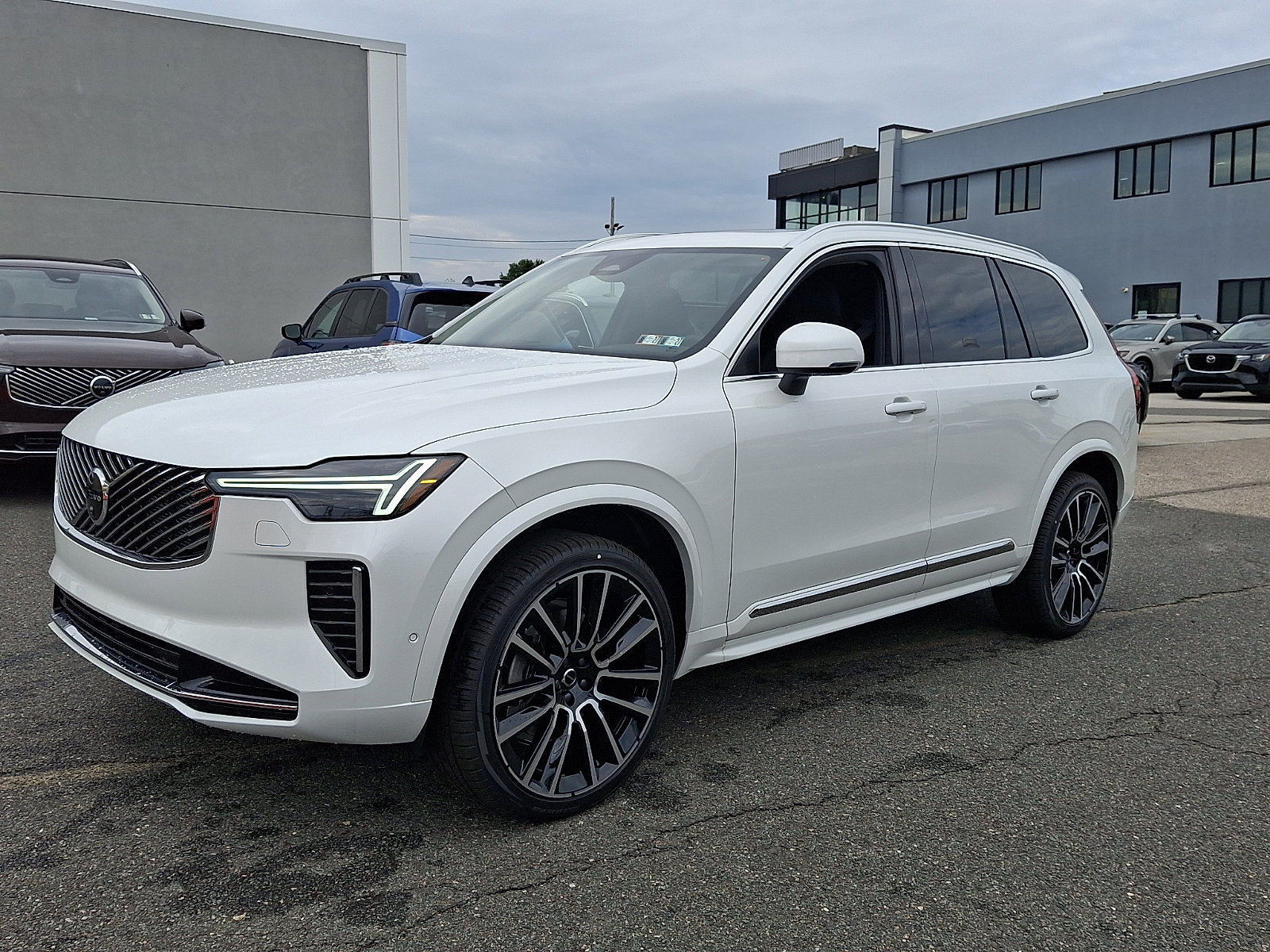 New 2027 Volvo XC90 B6 Plus AWD/4WD image 3