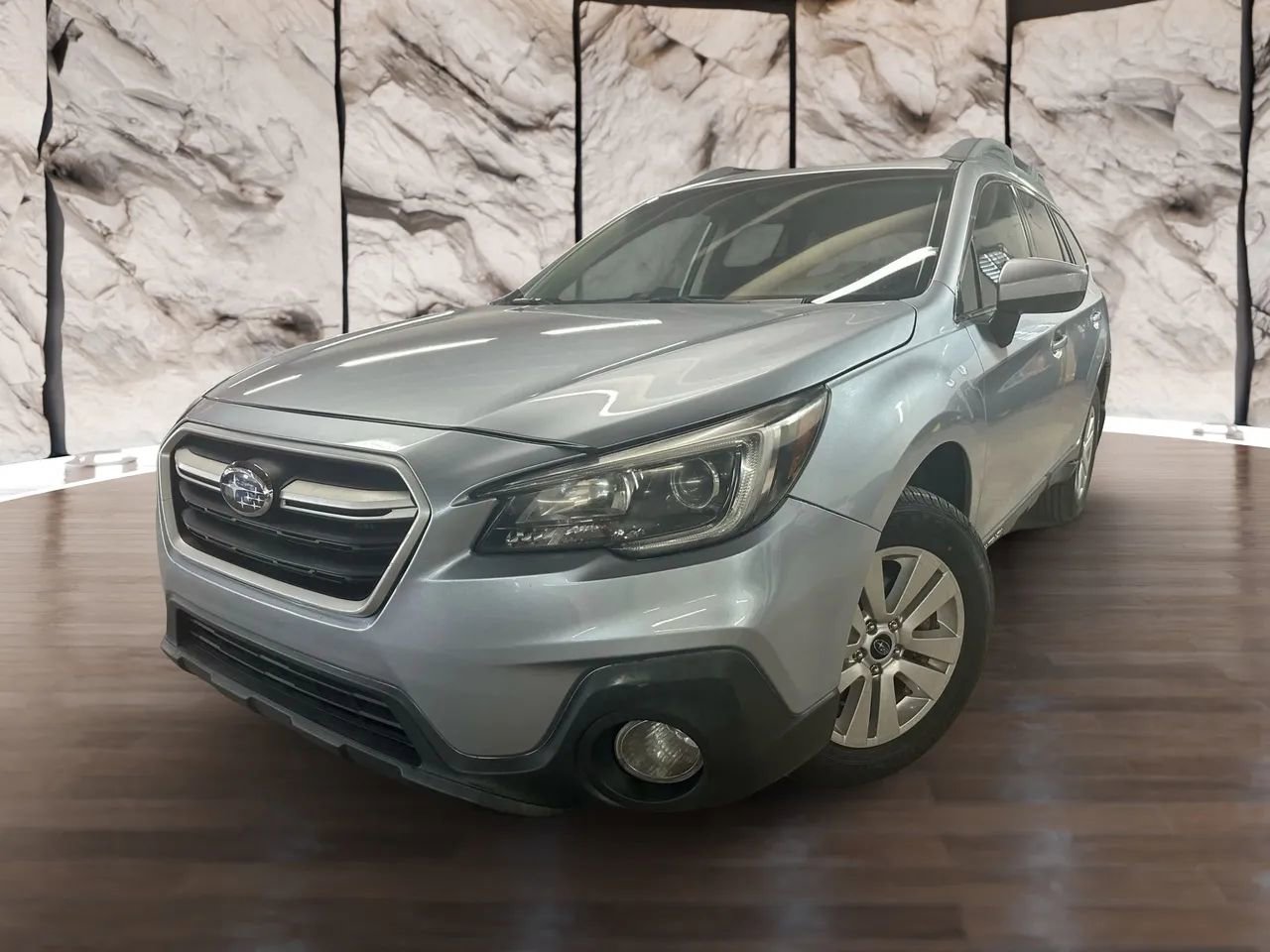 Used 2018 Subaru Outback 2.5i Premium AWD/4WD image 1