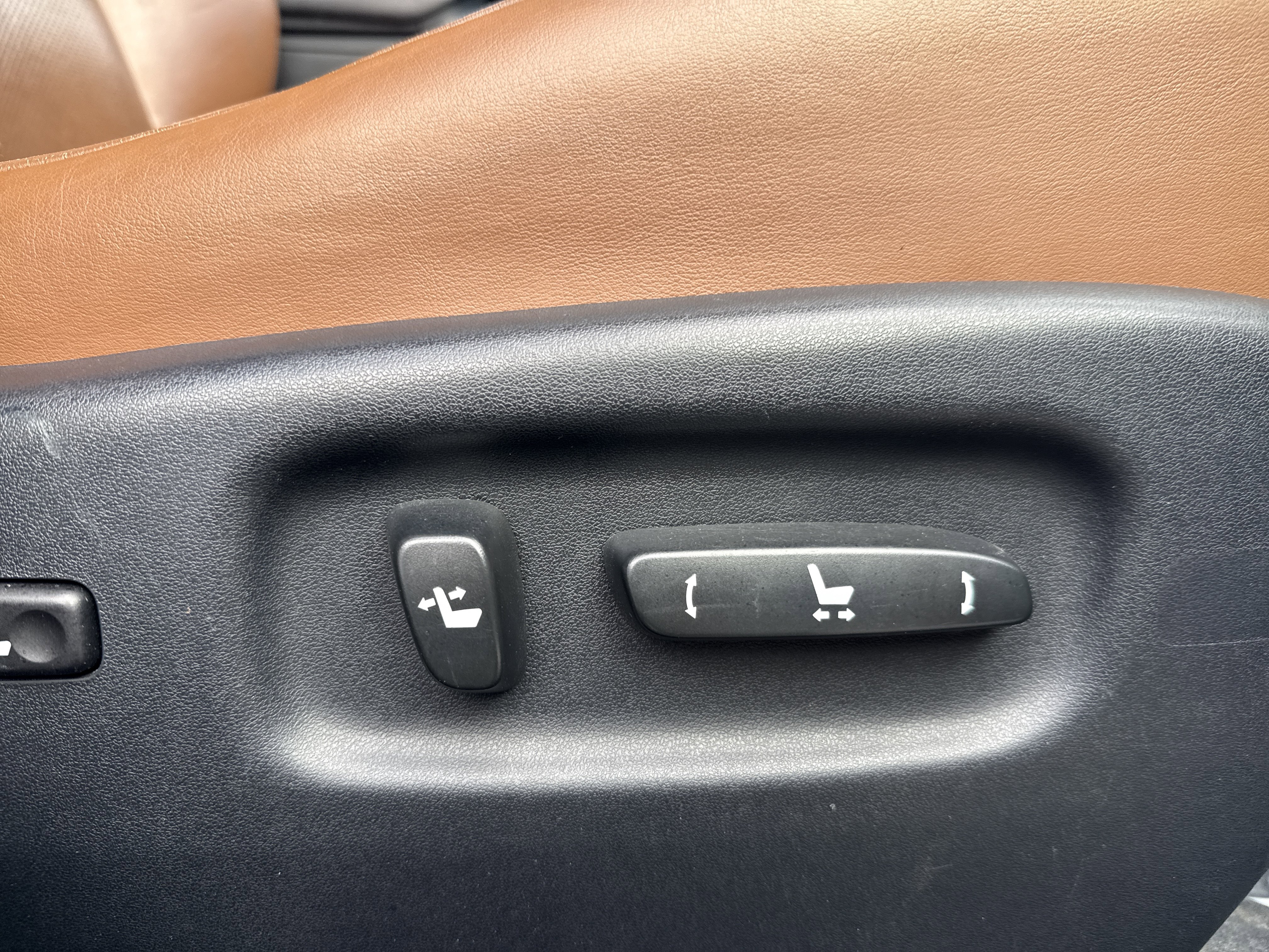 Used 2013 Lexus RX 450h AWD w/ Navigation Pkg image 29