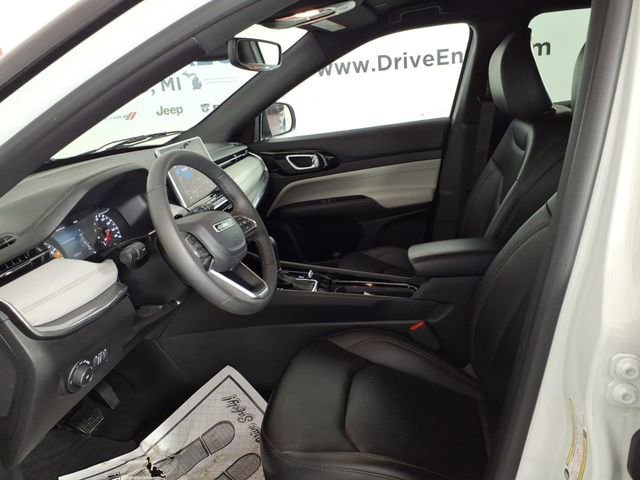 Used 2024 Jeep Compass Limited image 12