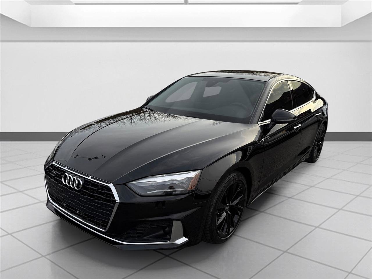Used 2022 Audi A5 2.0T Premium image 3
