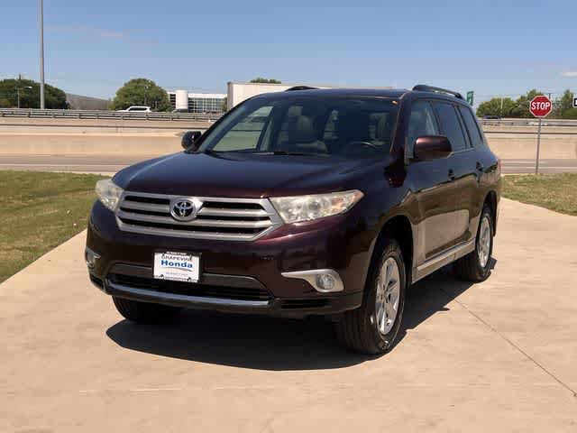 Used 2013 Toyota Highlander SE FWD image 2