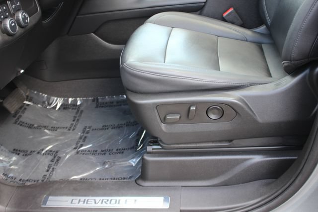 Used 2023 Chevrolet Suburban Z71 w/ Luxury Package AWD/4WD image 20