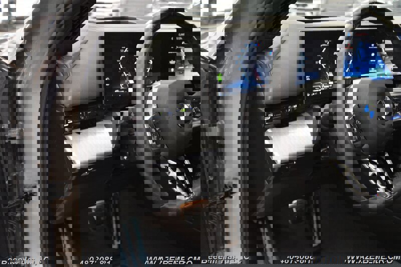 Used 2024 BMW 530i w/ M Sport Package image 27