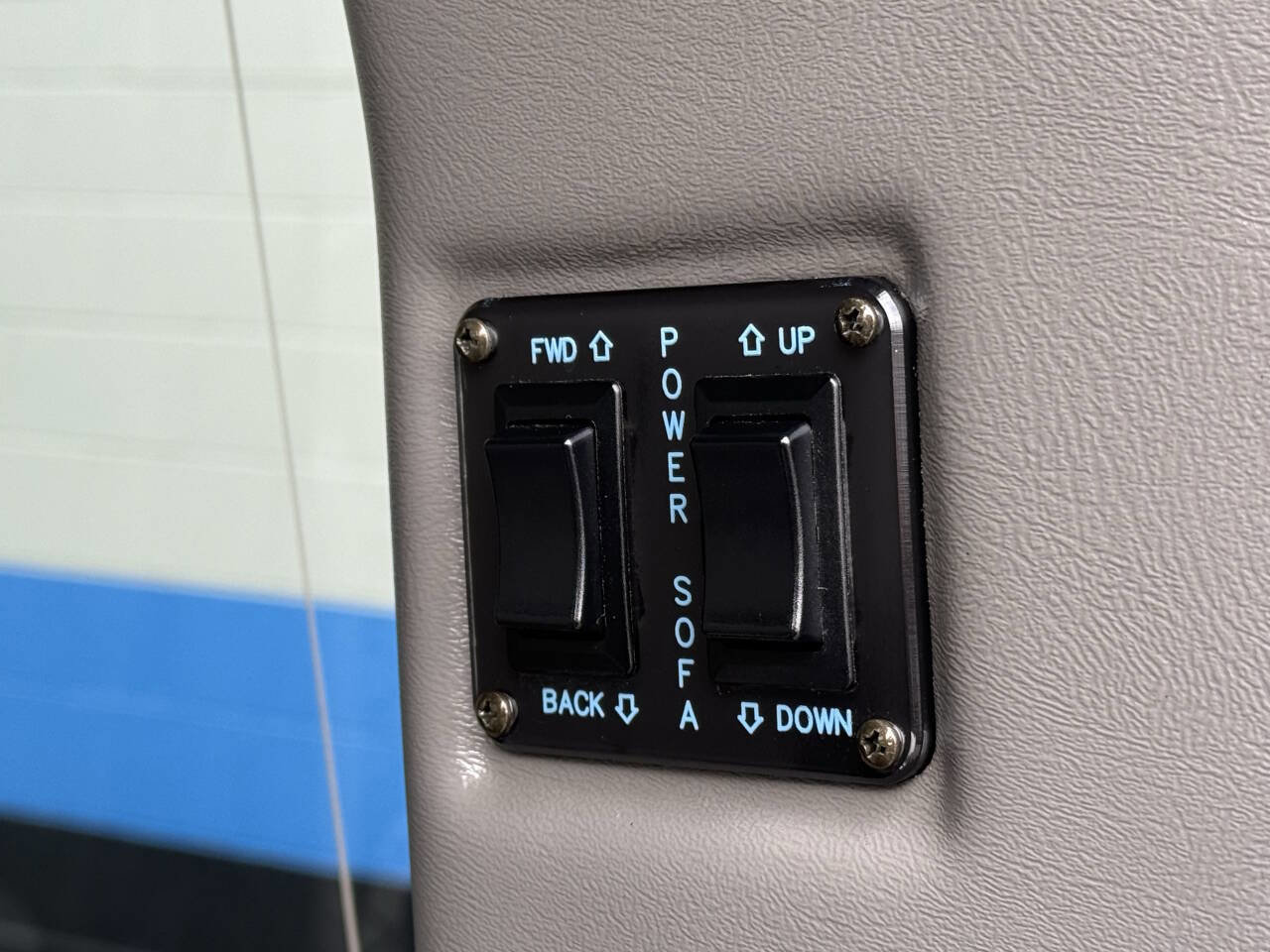 Used 2010 Chevrolet Express 2500 Extended w/ Preferred Equipment Group RWD image 15