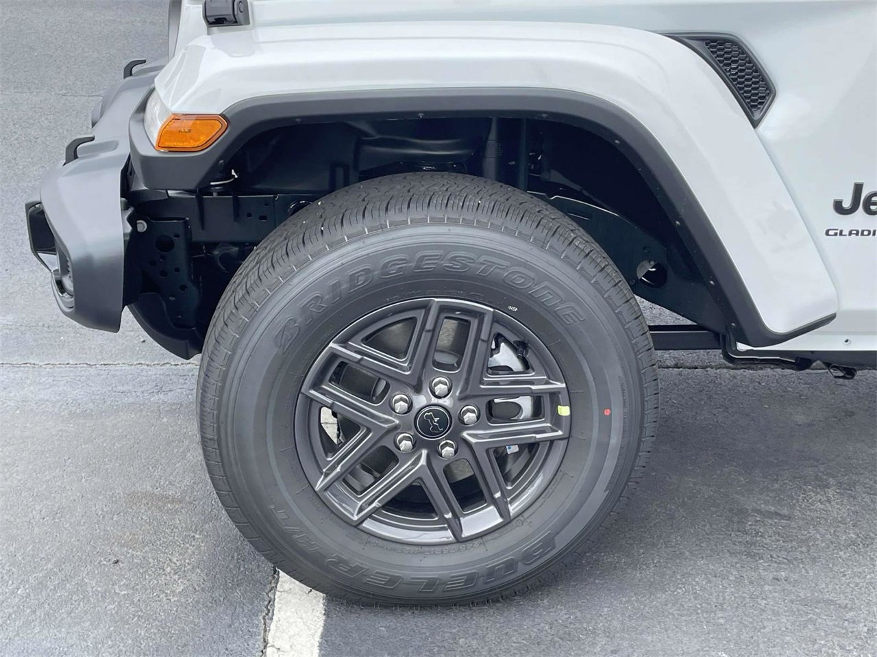 New 2025 Jeep Gladiator Sport image 38