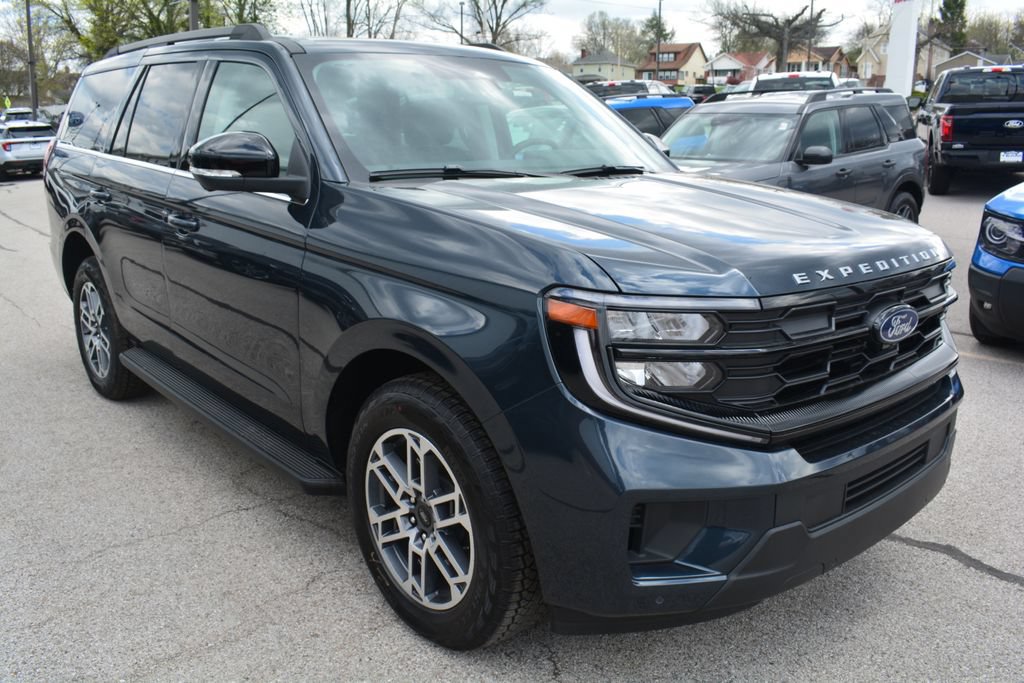 New 2026 Ford Expedition Active AWD/4WD image 2