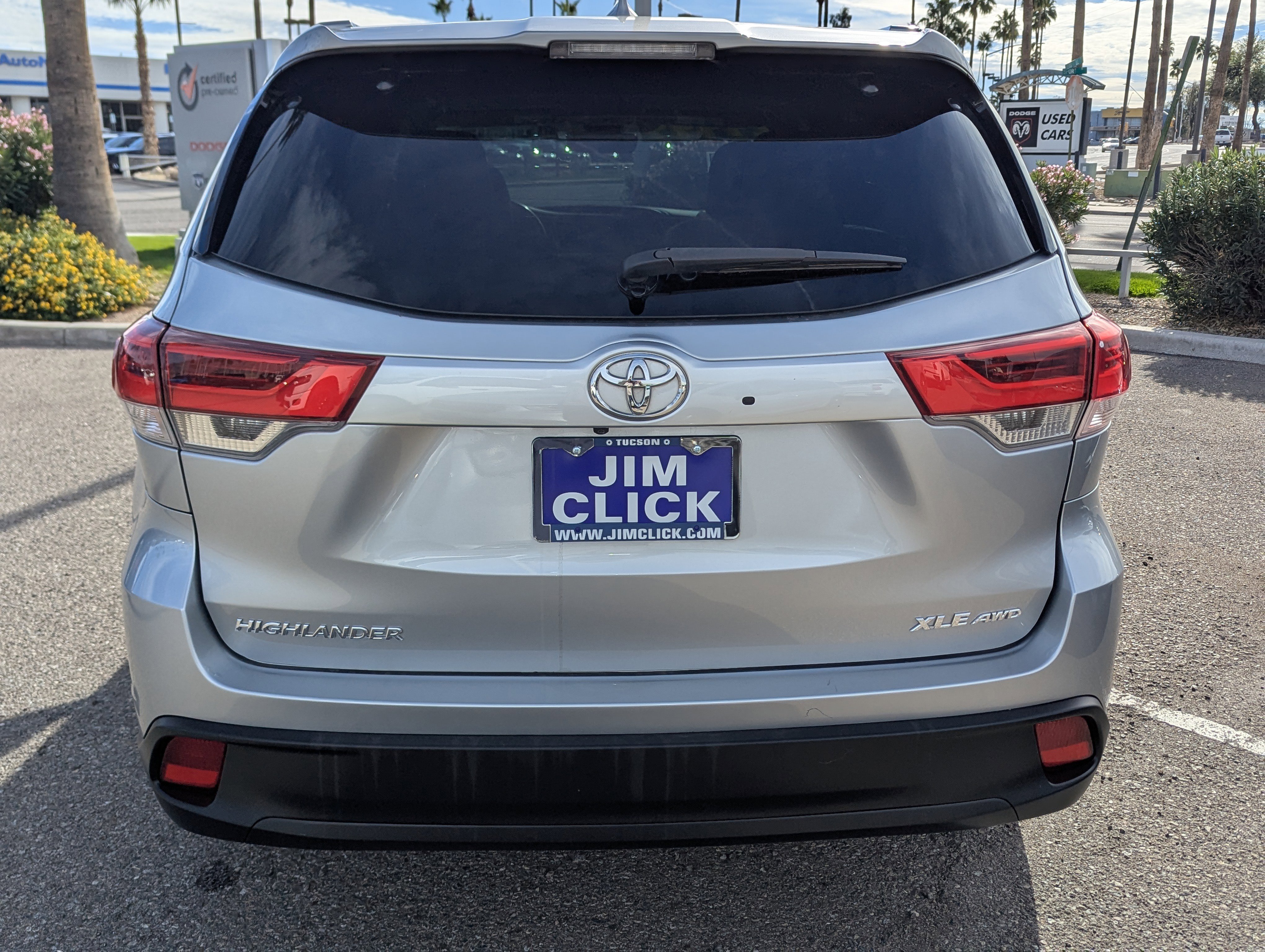 Used 2019 Toyota Highlander XLE image 3