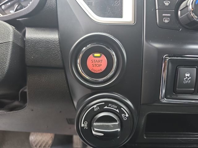 Used 2019 Nissan Titan SL w/ Midnight Edition AWD/4WD image 39