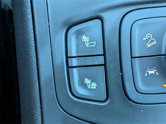 Used 2023 GMC Terrain SLE w/ Driver Convenience Package image 22