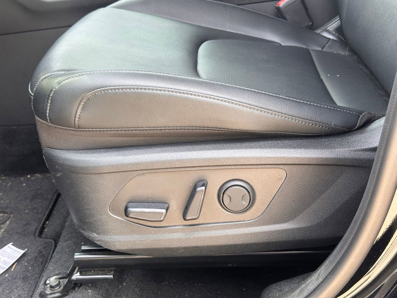 Used 2025 Kia Sportage EX image 25