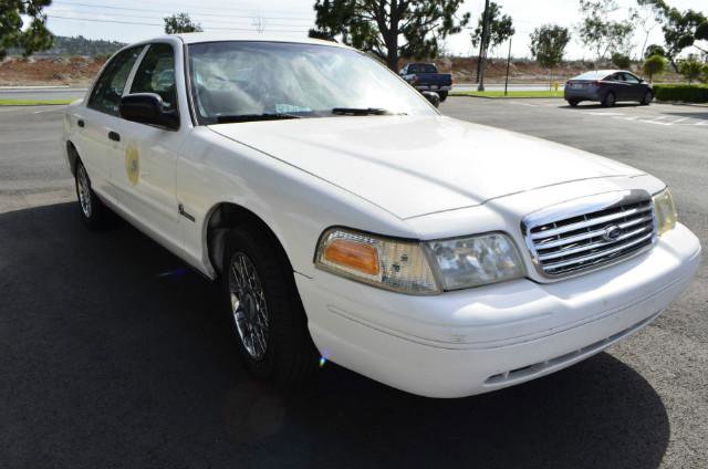 Used 1999 Ford Crown Victoria w/ CNG Package RWD image 3