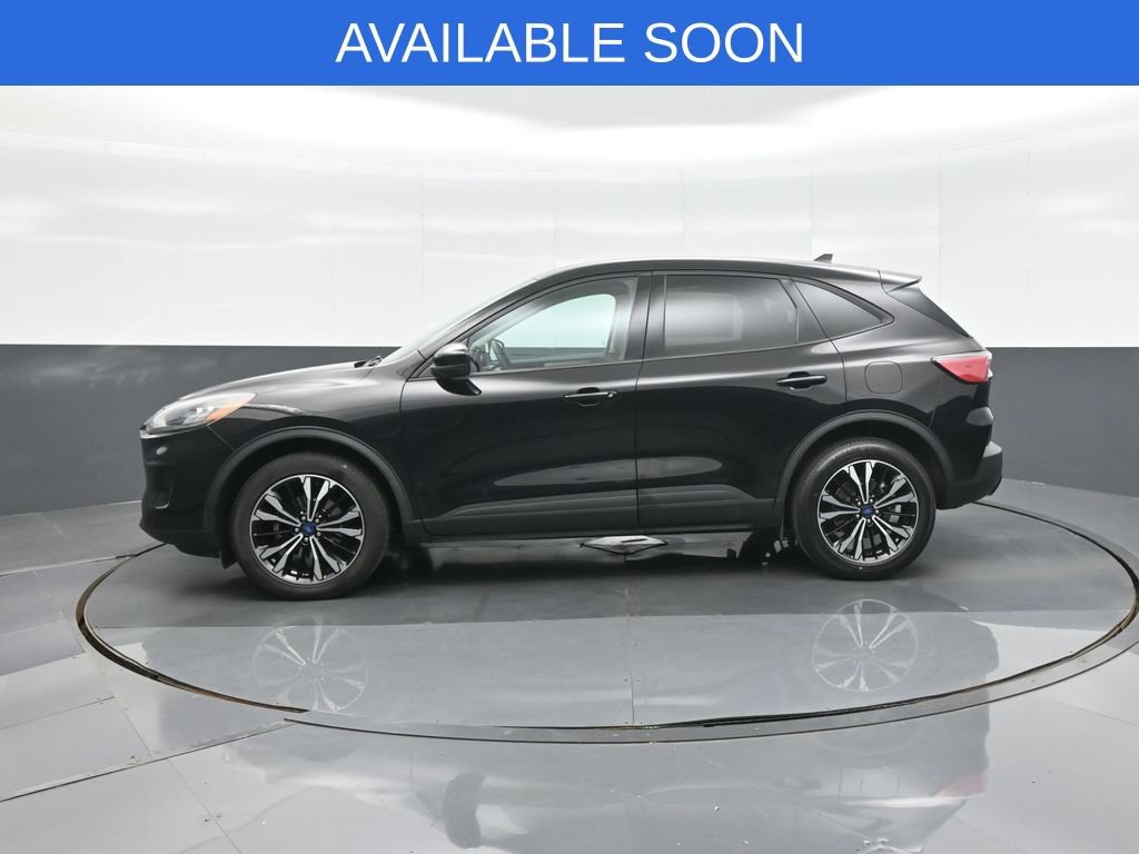 Used 2022 Ford Escape SE w/ SE Sport Appearance Package AWD/4WD image 4