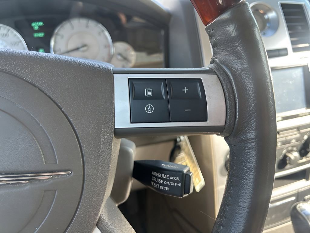 Used 2008 Chrysler 300 C image 24