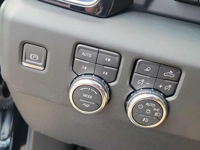Used 2024 GMC Sierra 2500 Denali w/ Technology Package AWD/4WD image 11