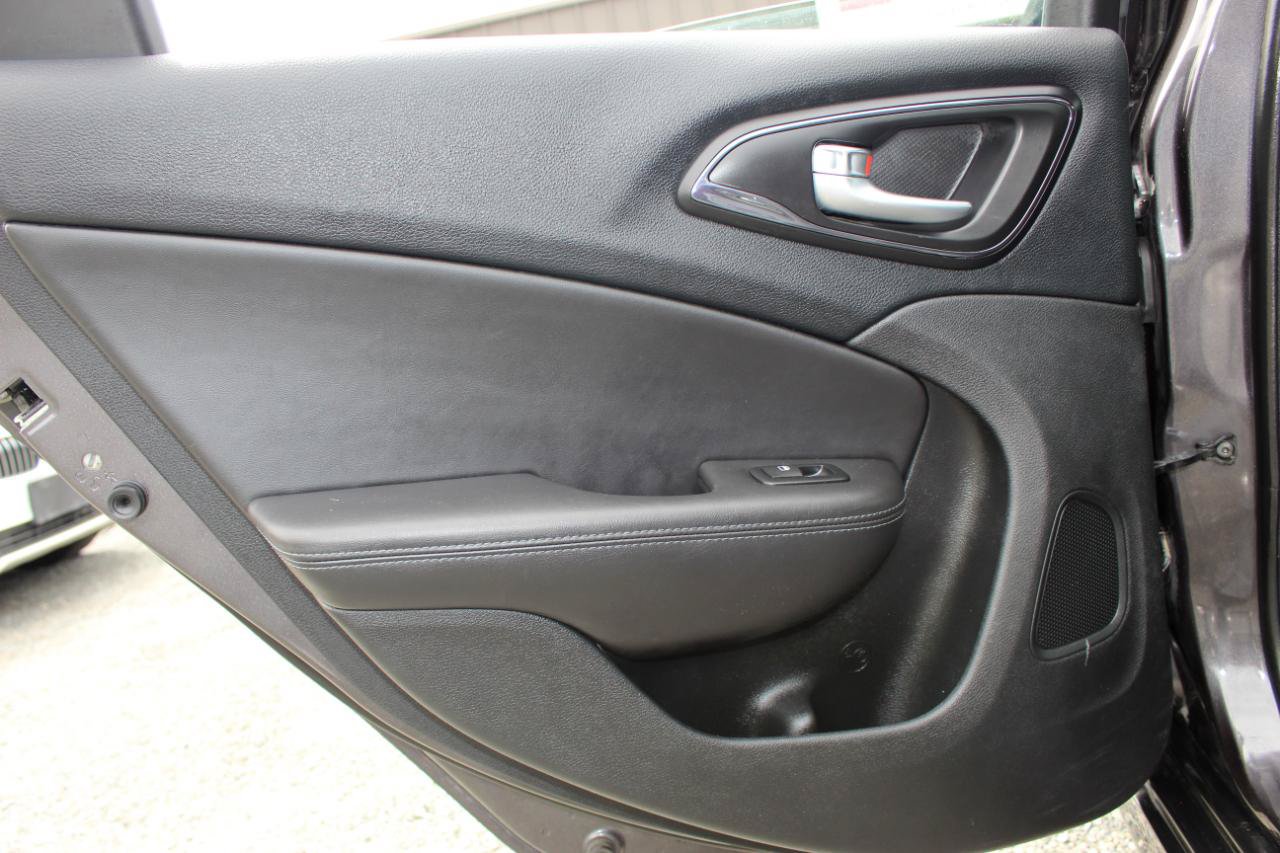 Used 2016 Chrysler 200 S AWD/4WD image 14