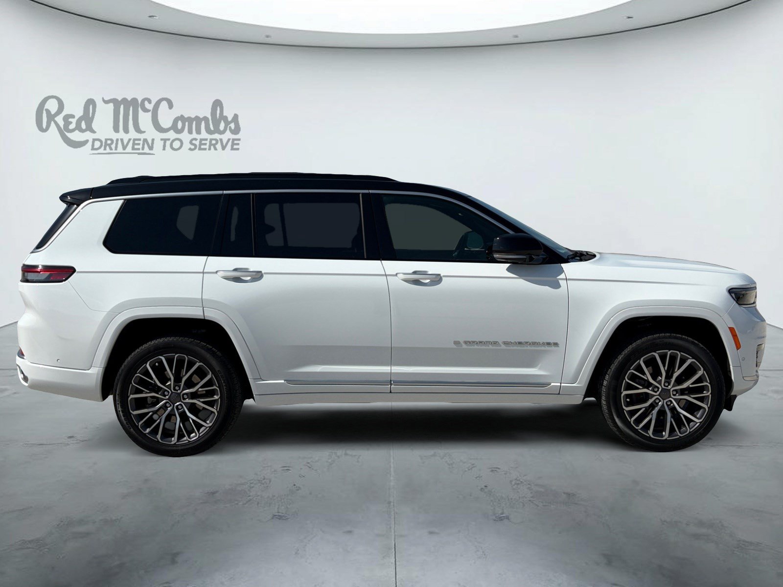 Used 2025 Jeep Grand Cherokee L Summit AWD/4WD image 4