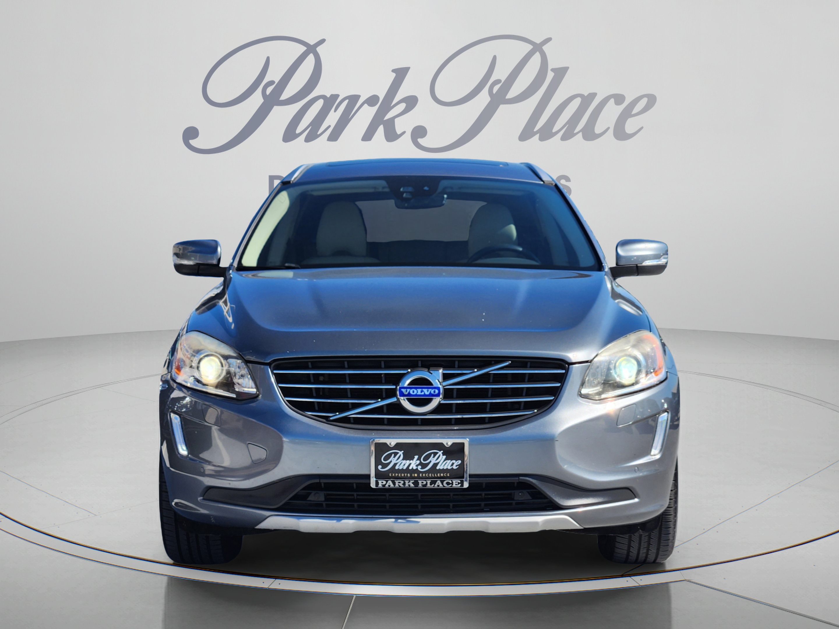 Used 2017 Volvo XC60 T5 Inscription w/ Preferred Option Package FWD image 9