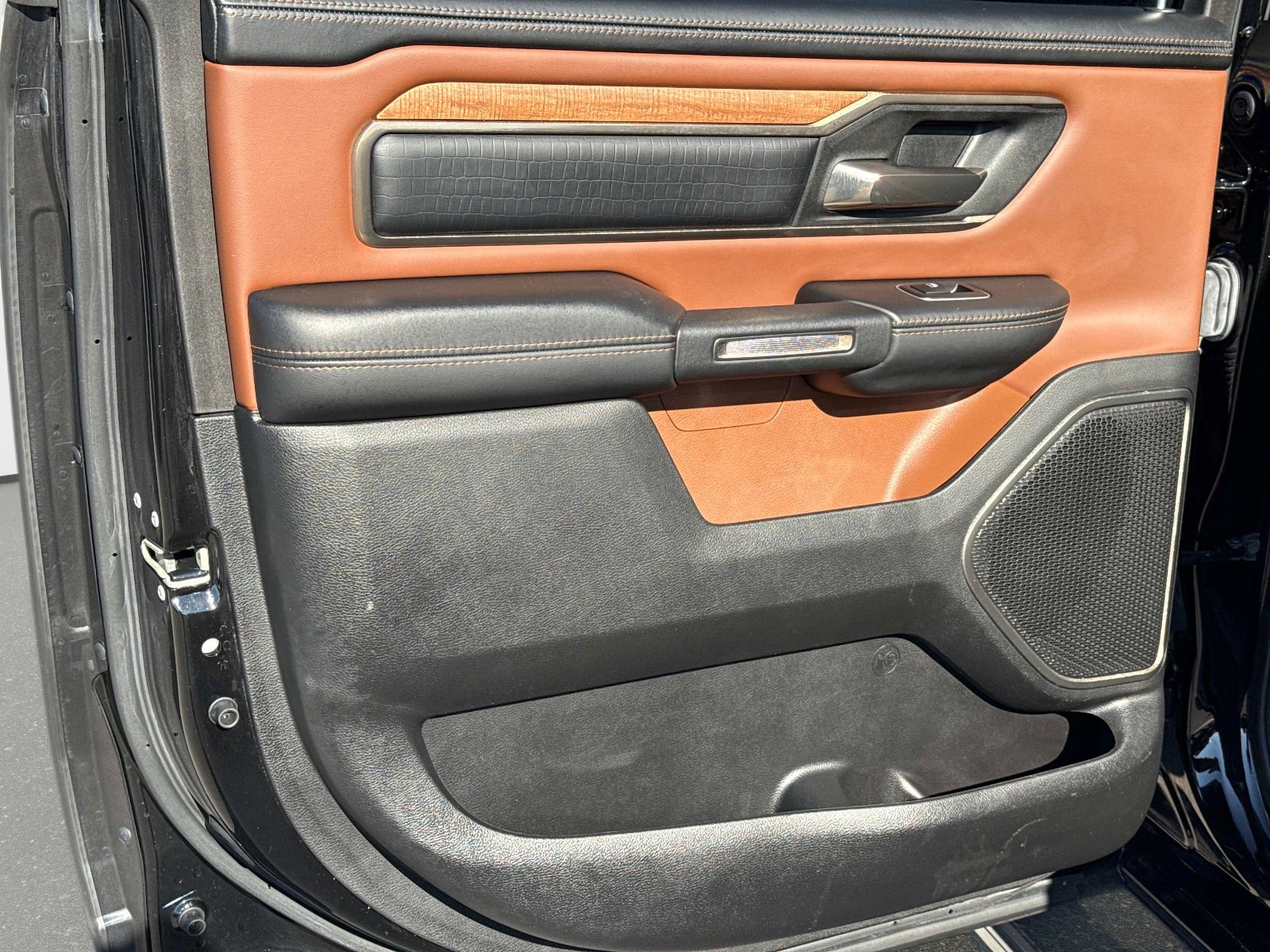 Used 2021 RAM 1500 Limited w/ Body Color Bumper Group image 13