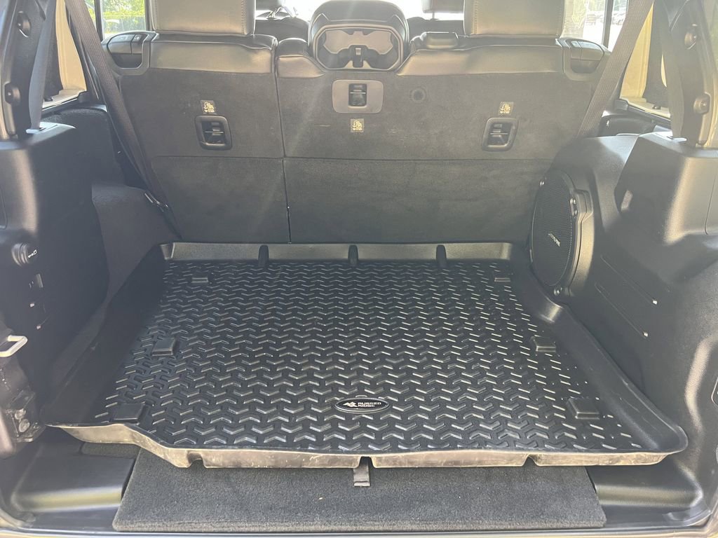 Used 2018 Jeep Wrangler Unlimited Sahara image 19