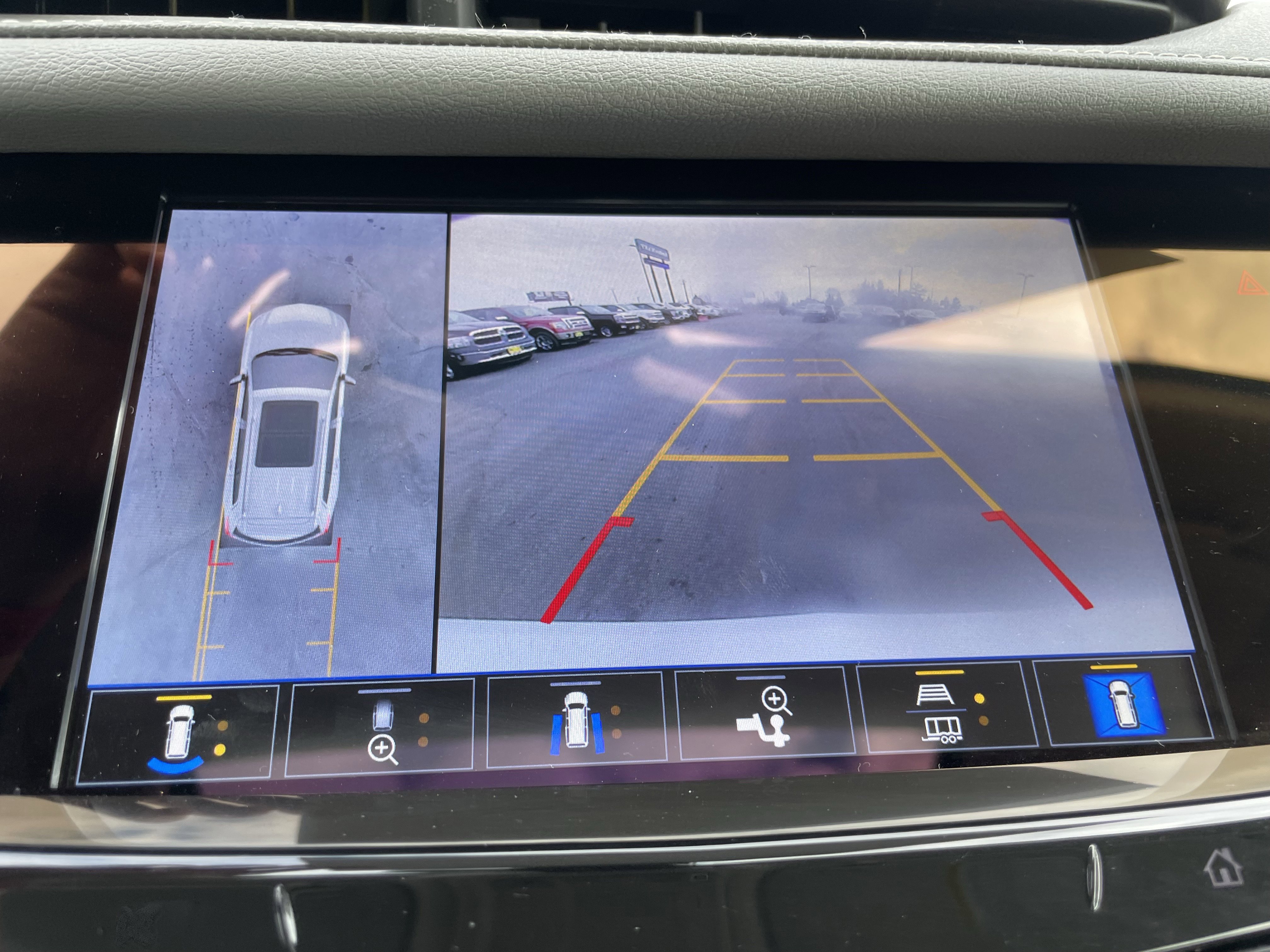 Used 2023 Cadillac XT6 Premium Luxury w/ Technology Package image 21