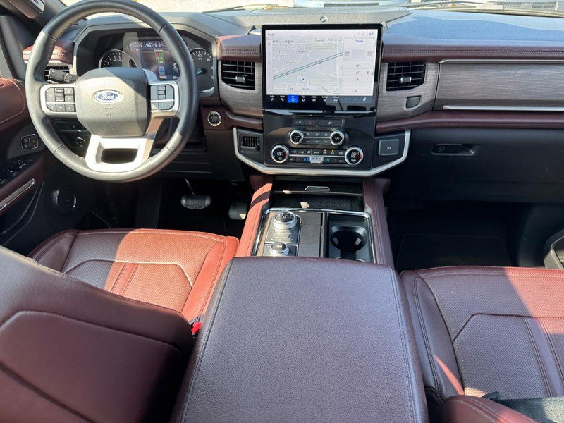 Used 2024 Ford Expedition Limited AWD/4WD image 18