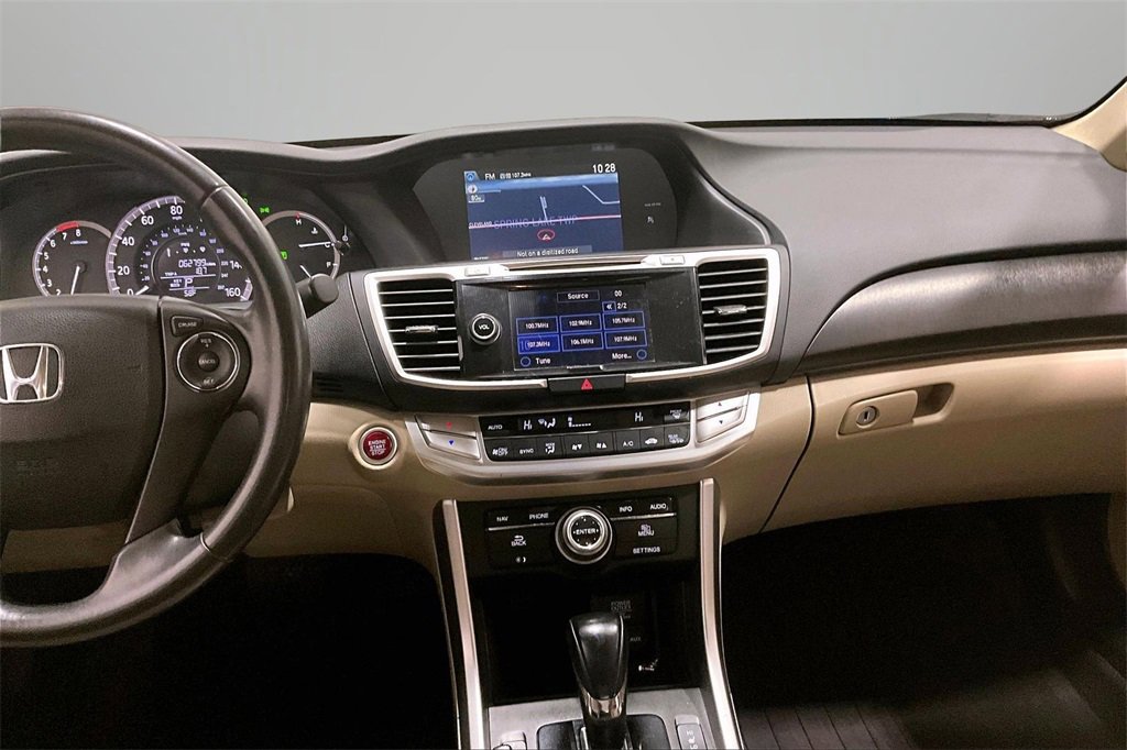 Used 2014 Honda Accord Touring image 9