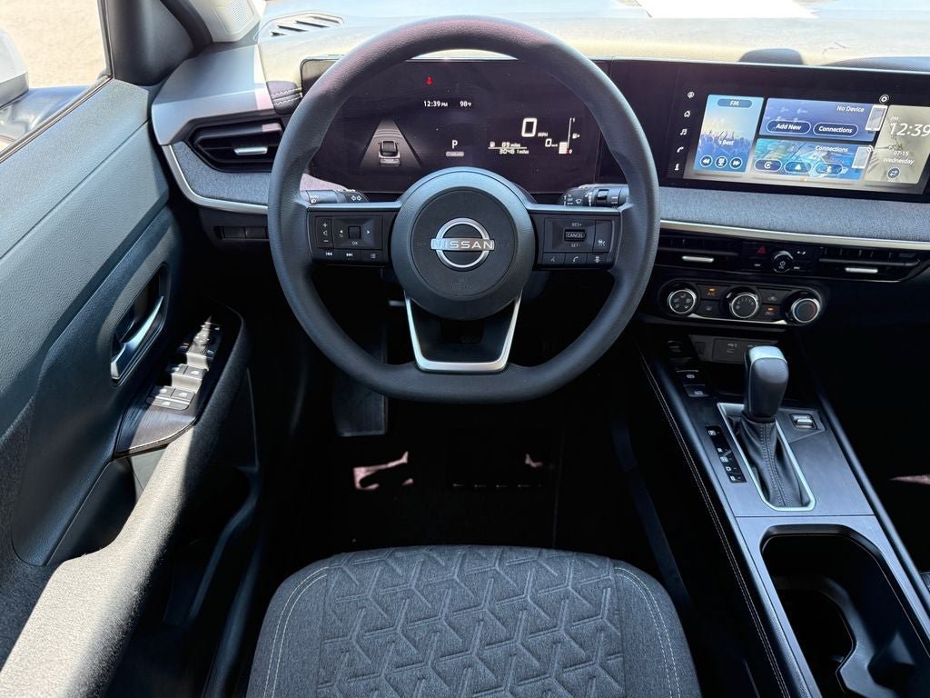 Used 2025 Nissan Kicks SV AWD/4WD image 16