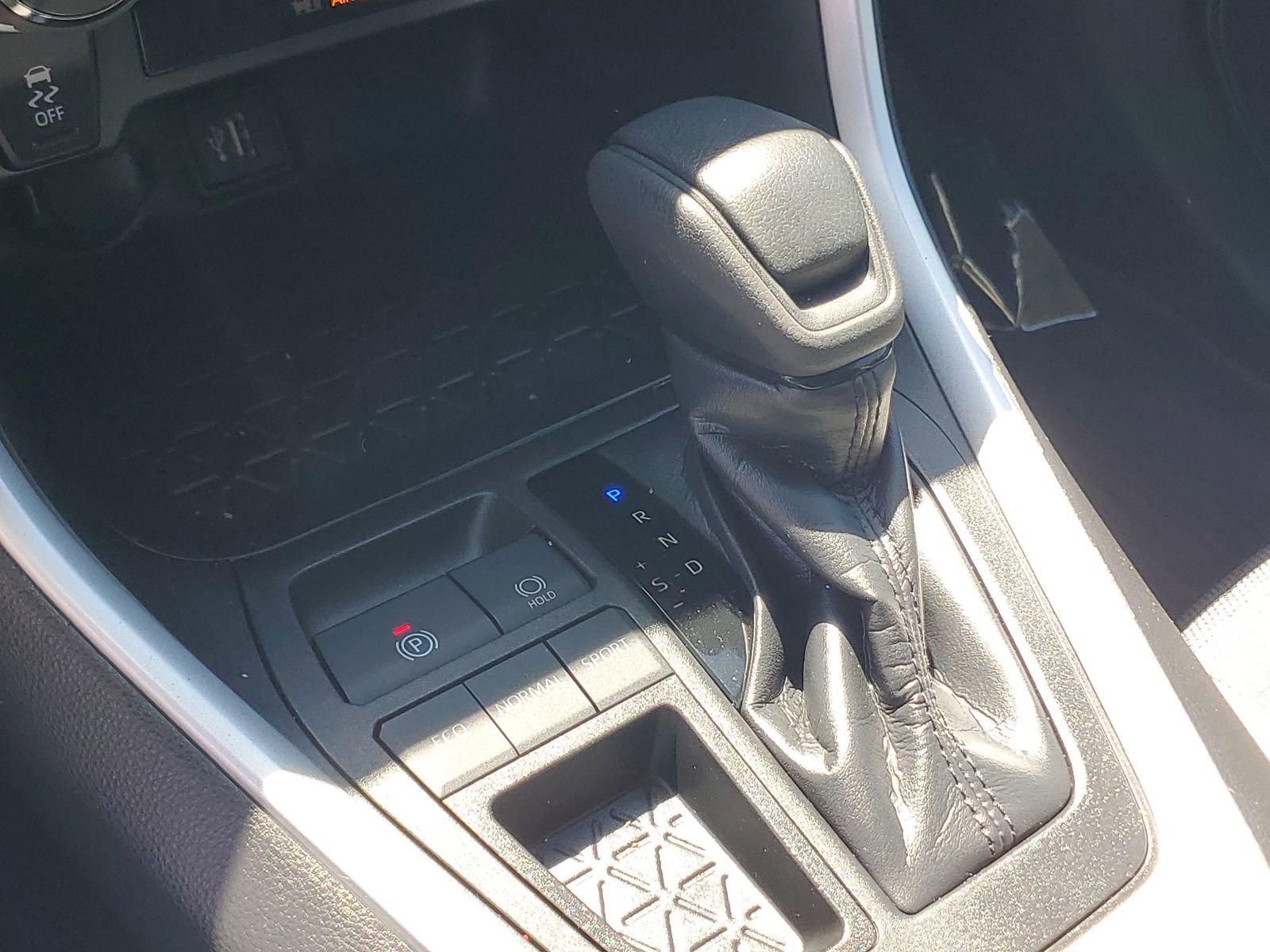 Used 2023 Toyota RAV4 XLE image 30