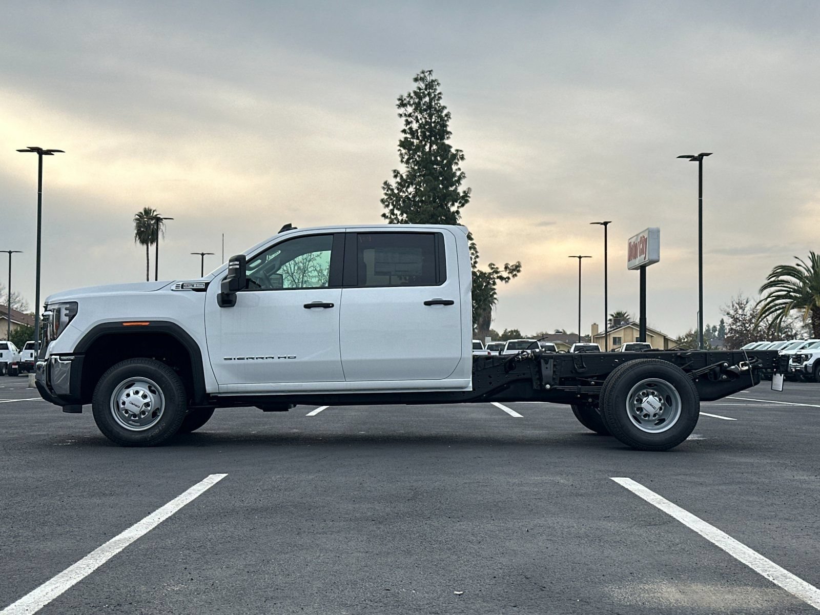 New 2026 GMC Sierra 3500 Pro w/ Convenience Package RWD image 7