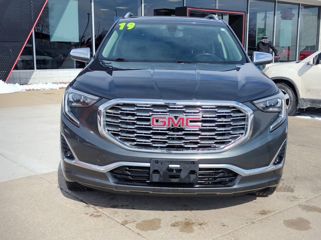 Used 2019 GMC Terrain Denali w/ Comfort Package image 2