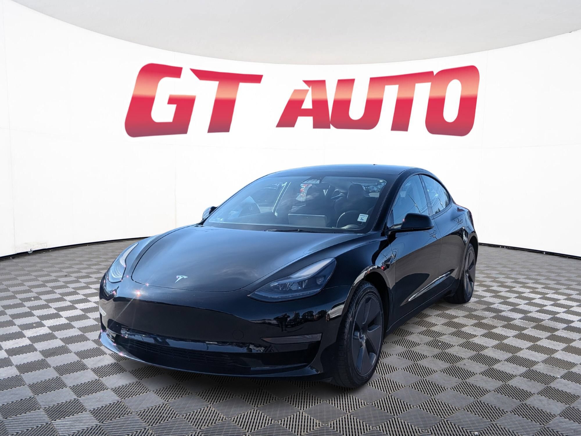 Used 2023 Tesla Model 3 Standard Range RWD image 2