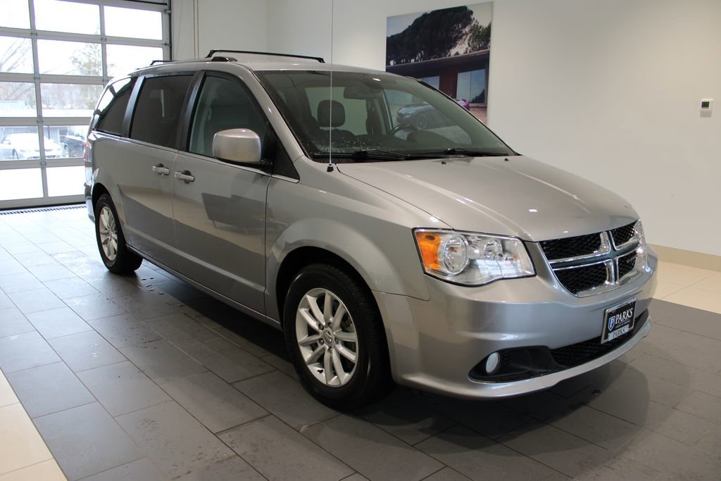 Used 2019 Dodge Grand Caravan SXT image 2