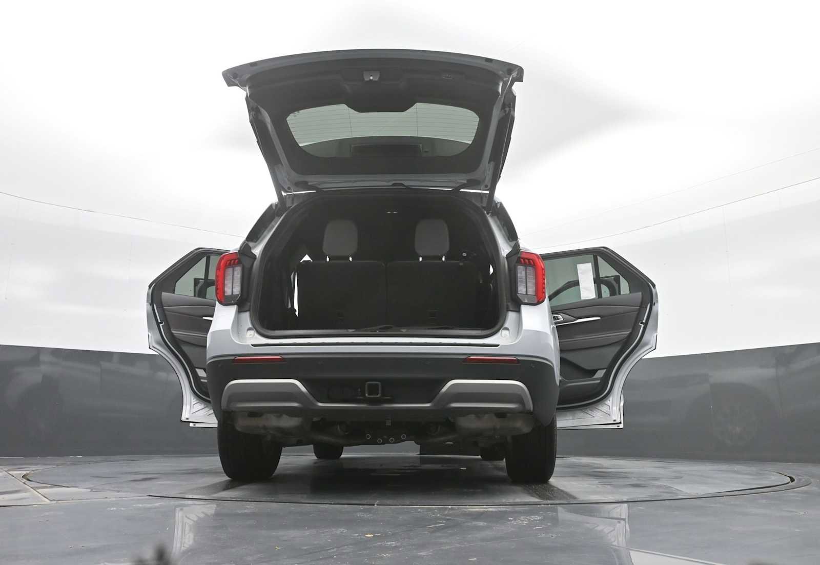 Used 2025 Ford Explorer Platinum image 41