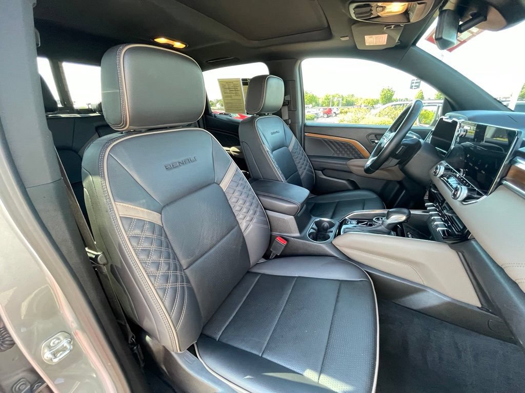 Used 2024 GMC Canyon Denali AWD/4WD image 30