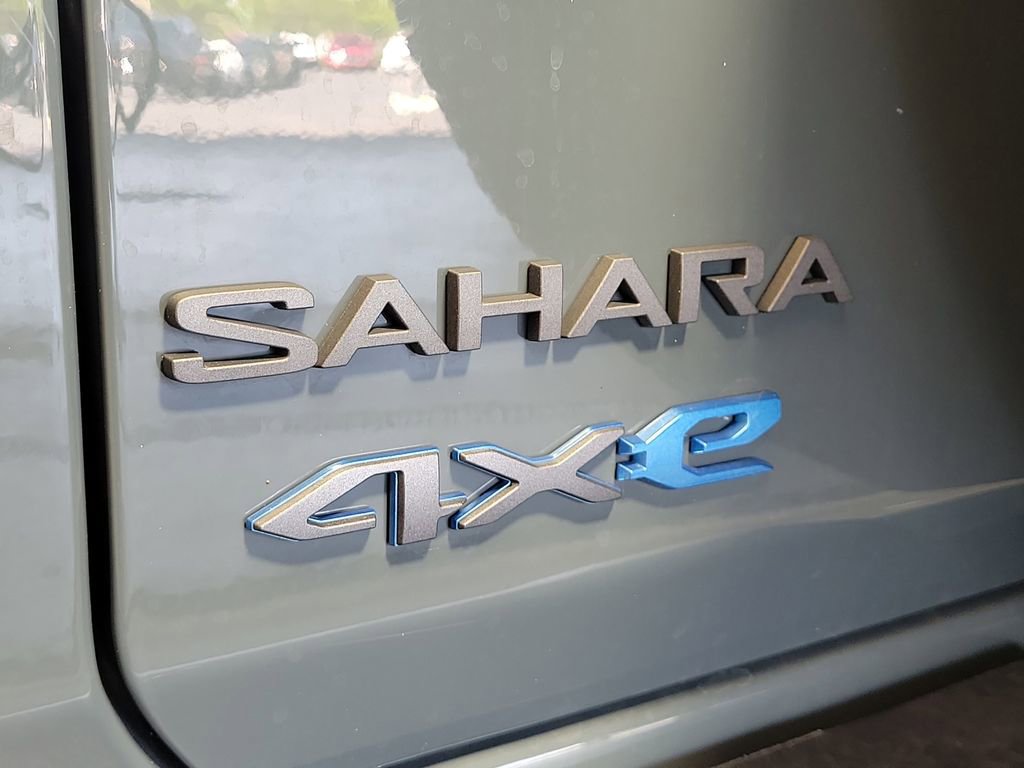 Used 2025 Jeep Wrangler Unlimited Sahara w/ Safety Group AWD/4WD image 7