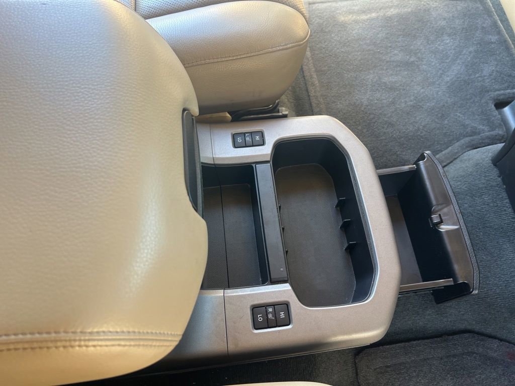 Used 2014 Toyota Sequoia Platinum image 33