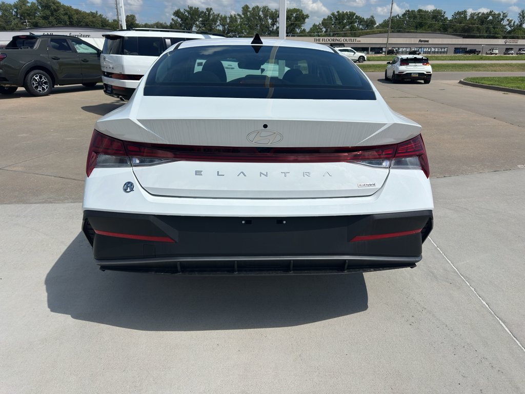 New 2026 Hyundai Elantra Hybrid FWD image 9