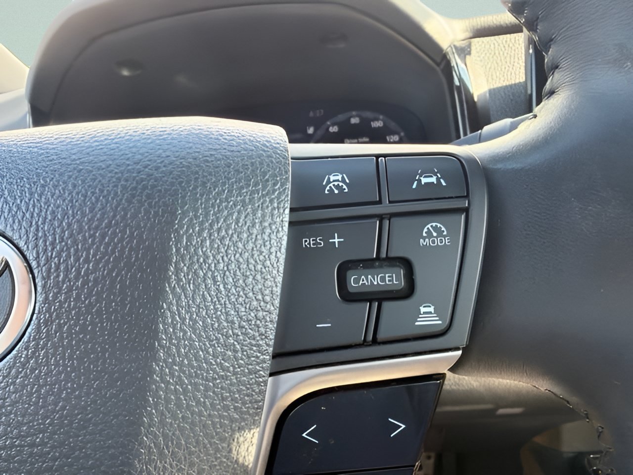 Used 2025 Toyota Camry XSE FWD image 21