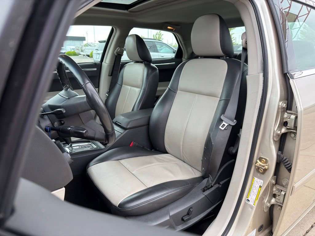 Used 2006 Chrysler 300 Touring RWD image 13