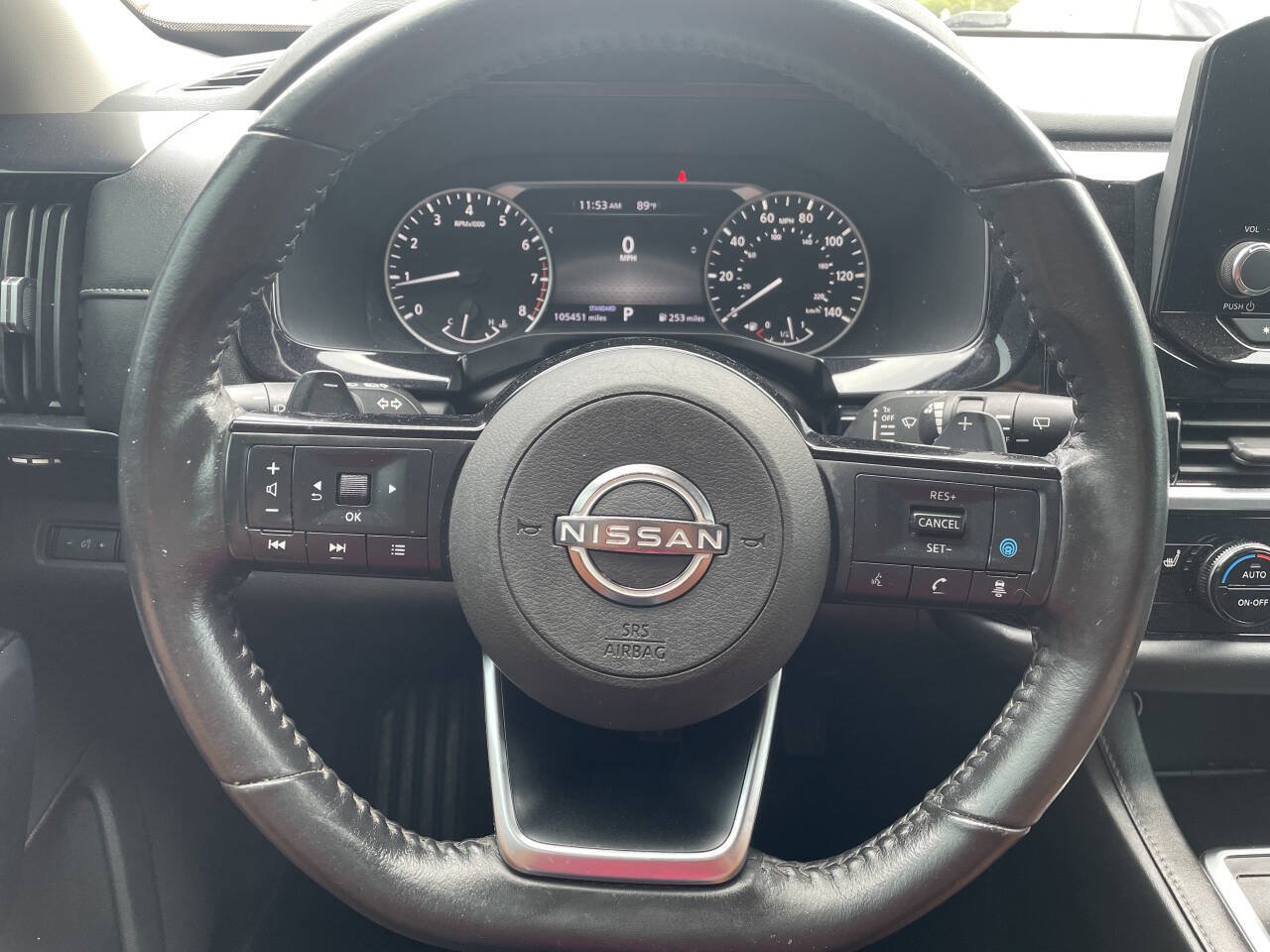 Used 2022 Nissan Pathfinder SV w/ SV Premium Package FWD image 18