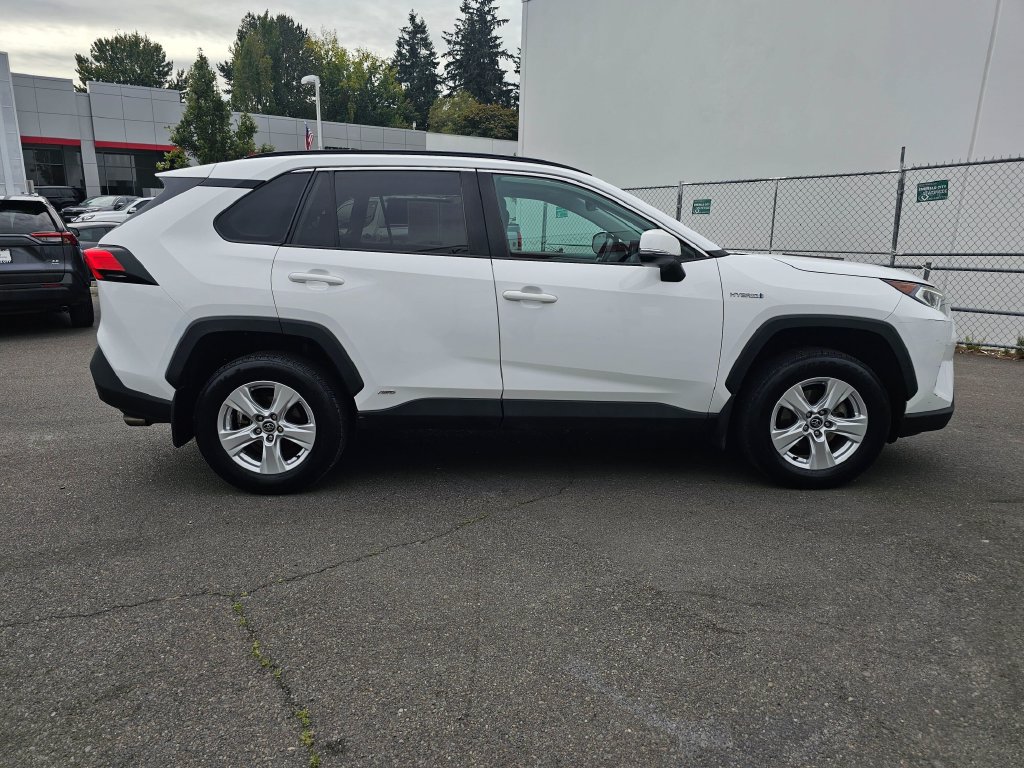 Used 2021 Toyota RAV4 XLE w/ Convenience Package AWD/4WD image 8