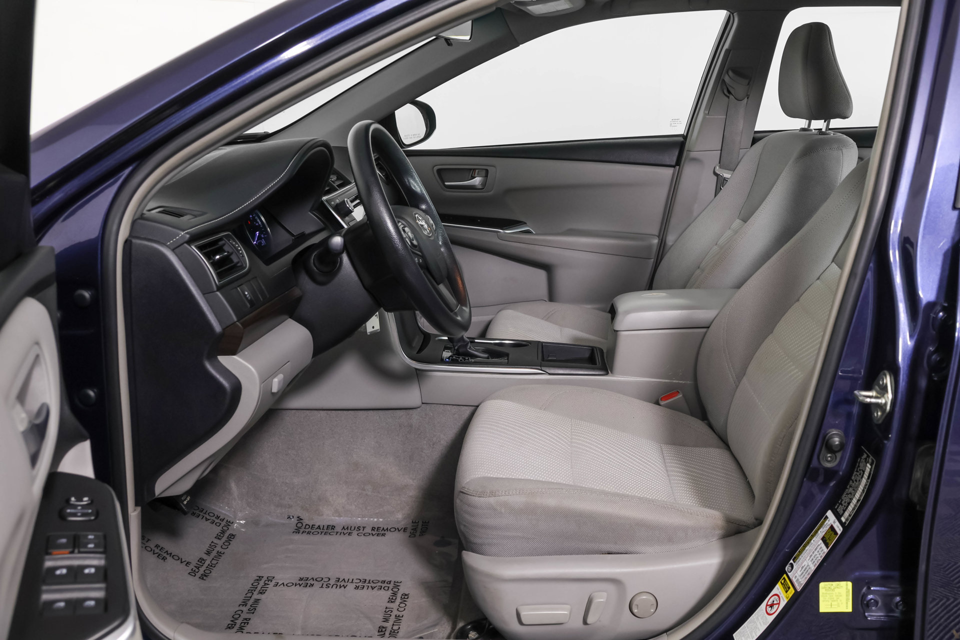 Used 2017 Toyota Camry LE w/ Moonroof Package FWD image 6