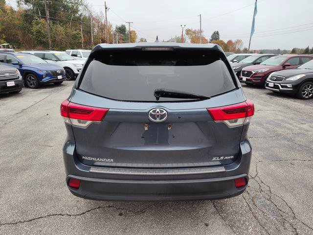 Used 2017 Toyota Highlander XLE AWD/4WD image 6